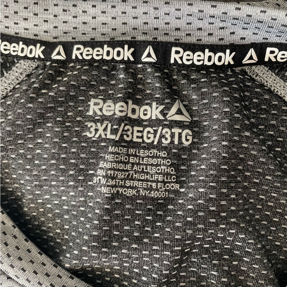 ๐ป5/$15๐ป Reebok | Gray Lightweight Athletic Top - Picture 6 of 7